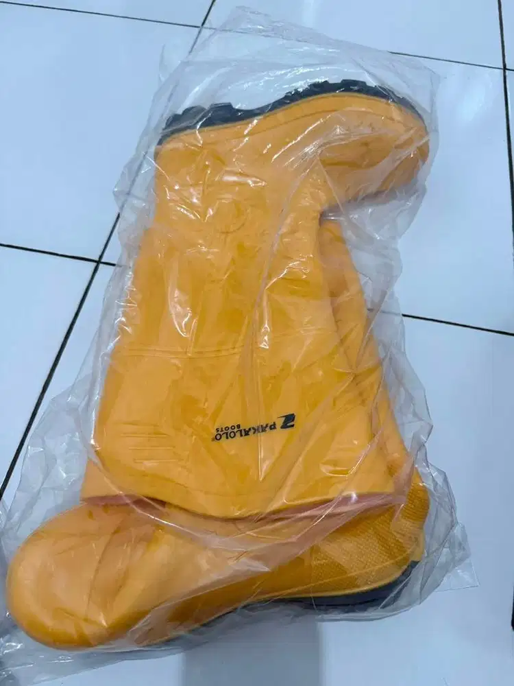 SEPATU BOT (JENGGEL)