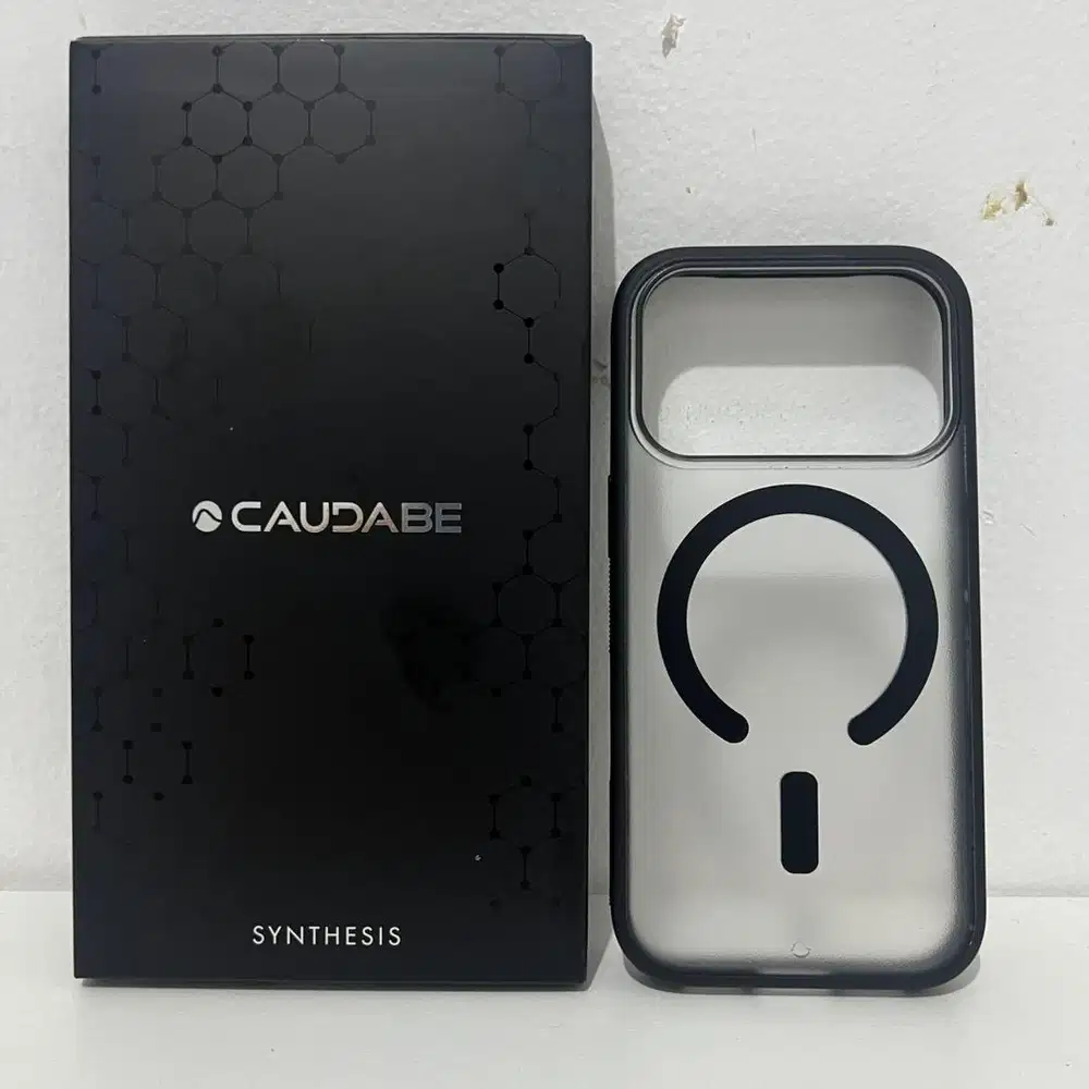 Caudabe Synthesis Case Iphone 17 Pro Likenew