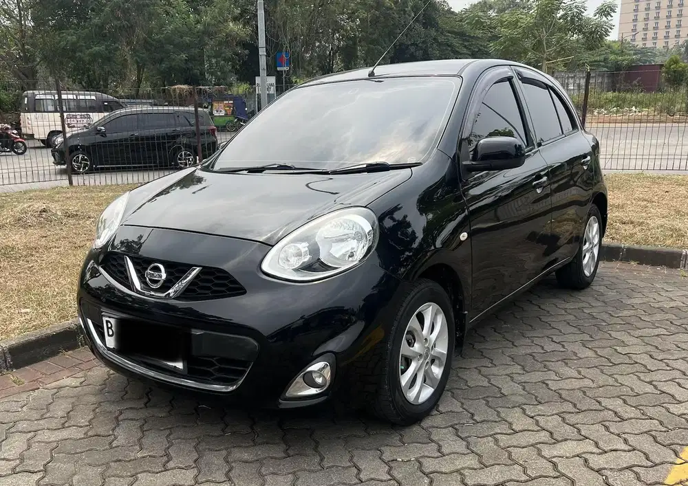 Nissan March 1.2 XS AT 2015 Hitam Istimewa