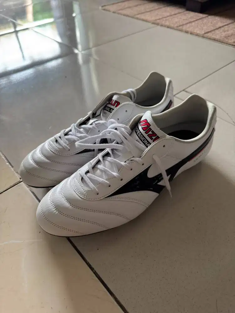 WTS Sepatu Bola Mizuno Size 46 New