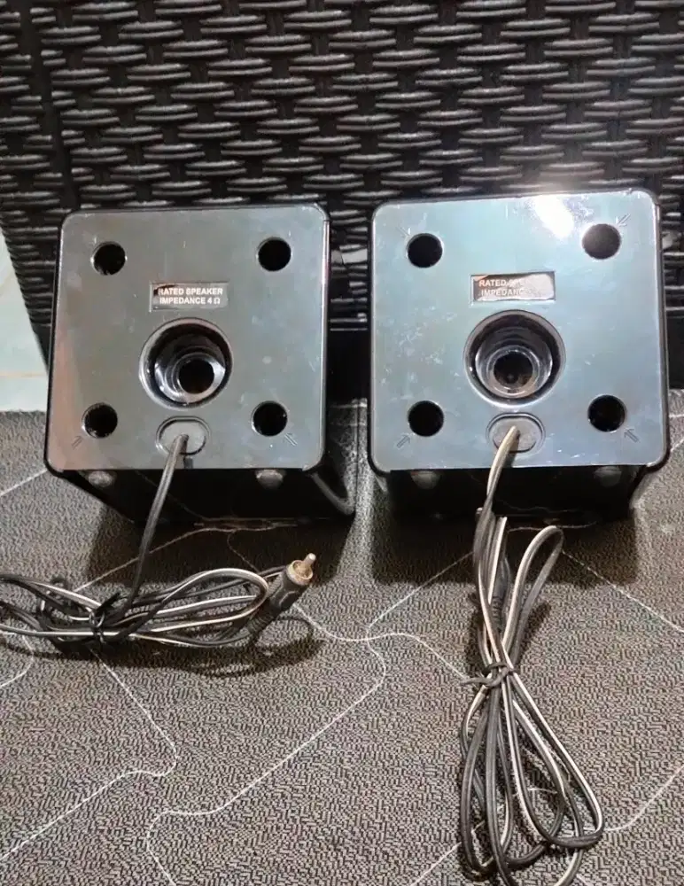 Speaker pasif satelit/surround mini Polytron