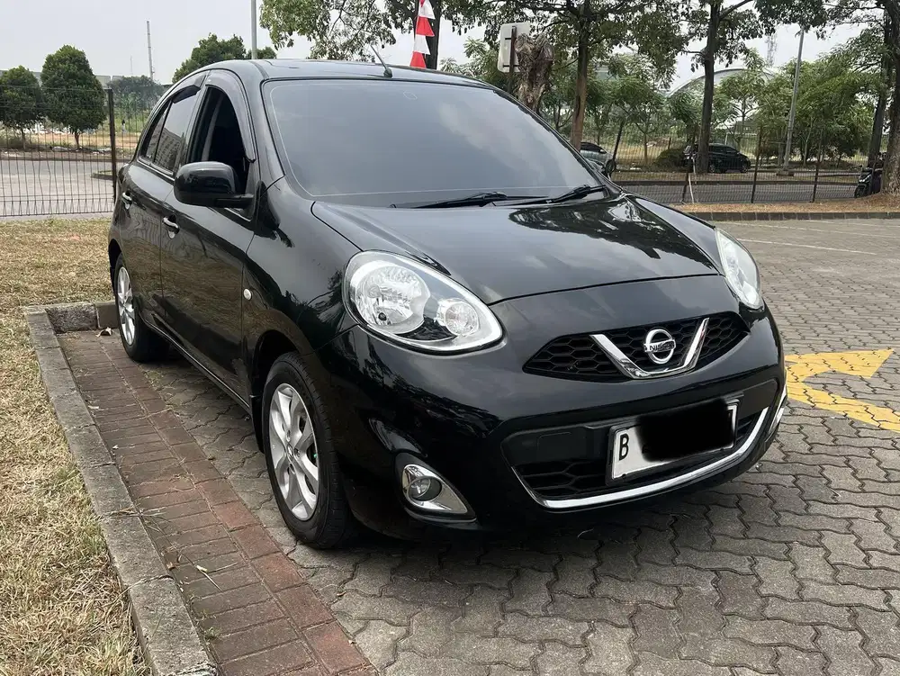 Nissan March 1.2 XS AT 2015 Hitam Istimewa