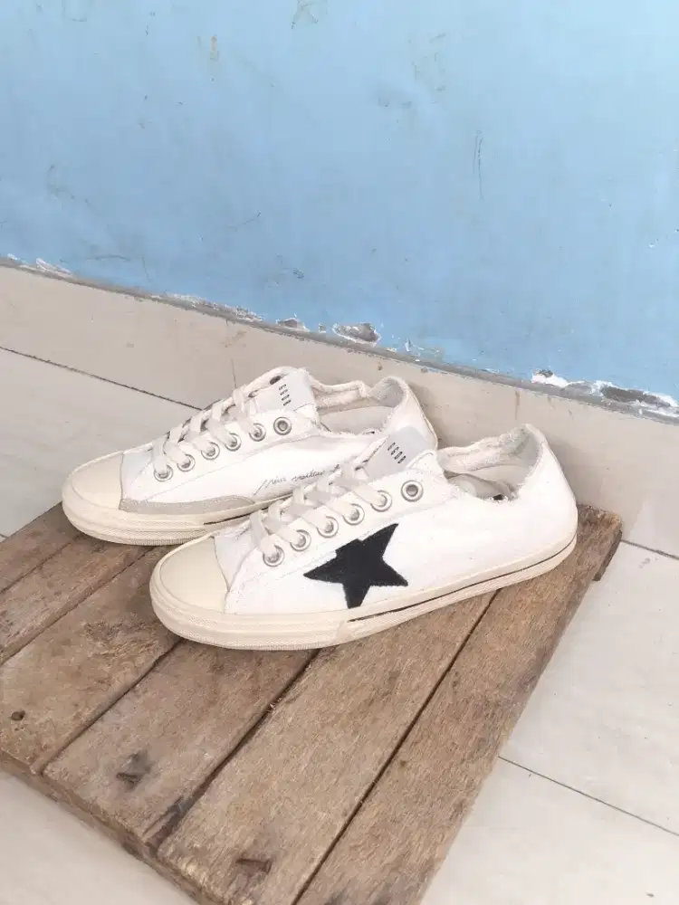 Sepatu Golden Goose Vstar2