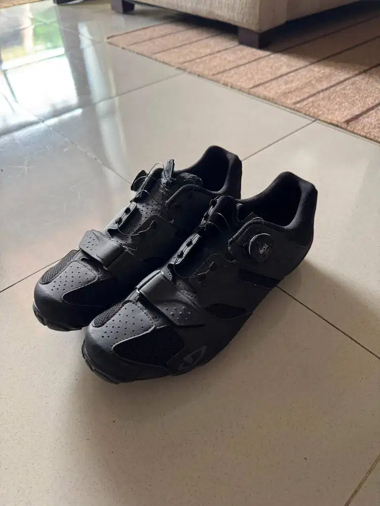 WTS Sepatu Sepeda Giro Size 46