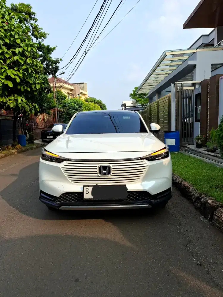 Atap kaca panoramic! Honda HRV SE AT 2023 putih