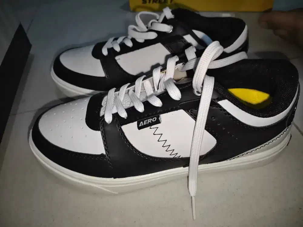 Sepatu Sneakers Aerostreet uk. 41