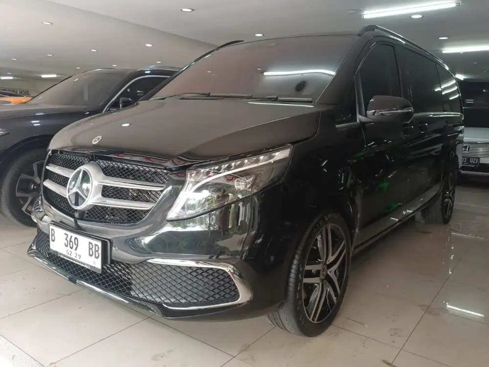 [ LOW KM ] MERC BENZ V250 AVG LONG BENSIN 2023 REG 2024