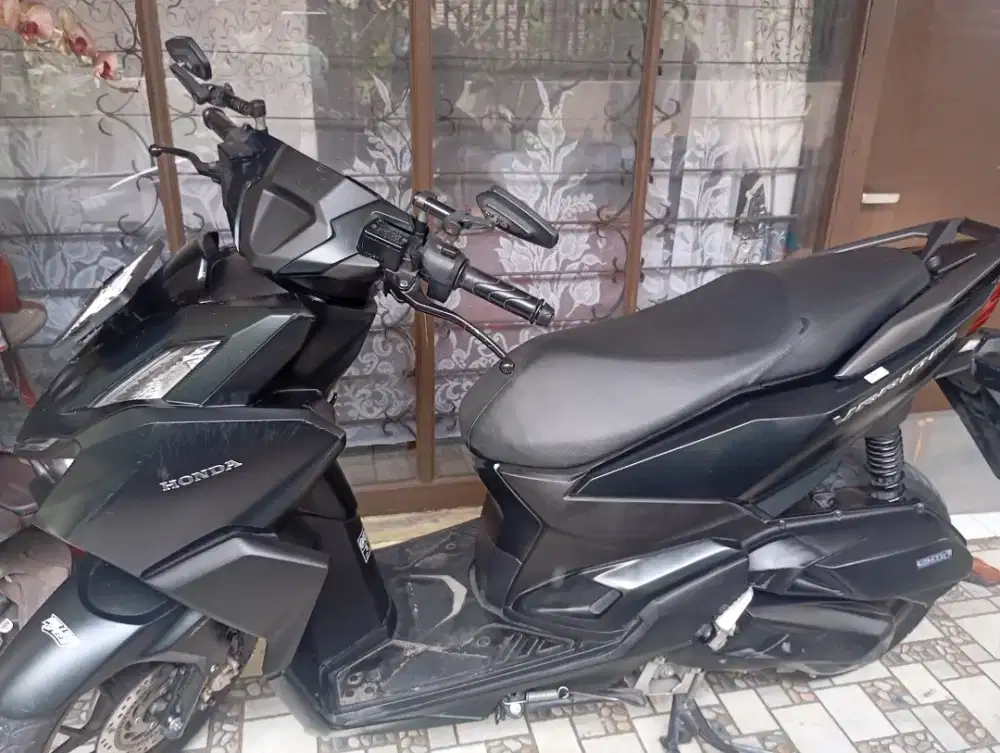 Vario 160 CBS keyless warna Hitam