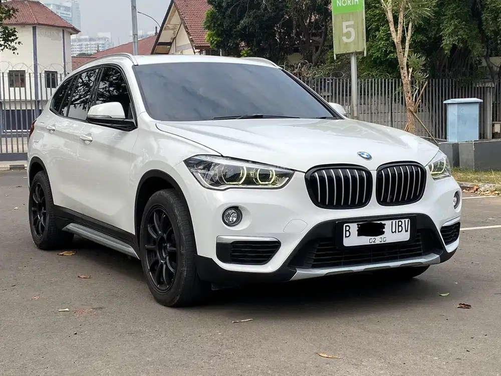 BMW X1 SDRIVE18i AT 2019 PUTIH
