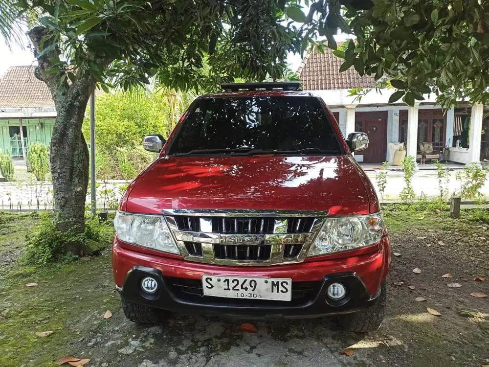 Isuzu Grand touring 2015 Diesel