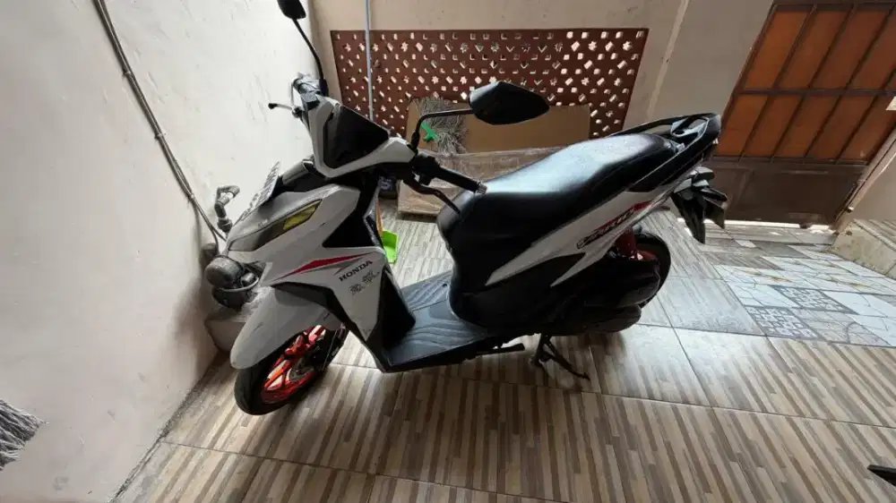 Vario 125 CBS ISS 2019 Putih