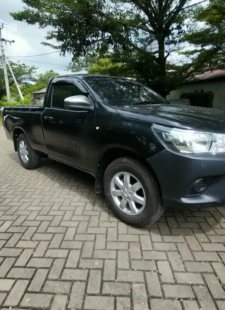 Toyota Hilux Bensen Revo 2017 Hitam Solid