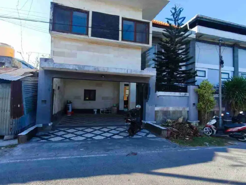JUAL RUMAH MEWAH MUDING MUNDEH  JLN GATOT SUBROTO BARAT  DENPASAR
