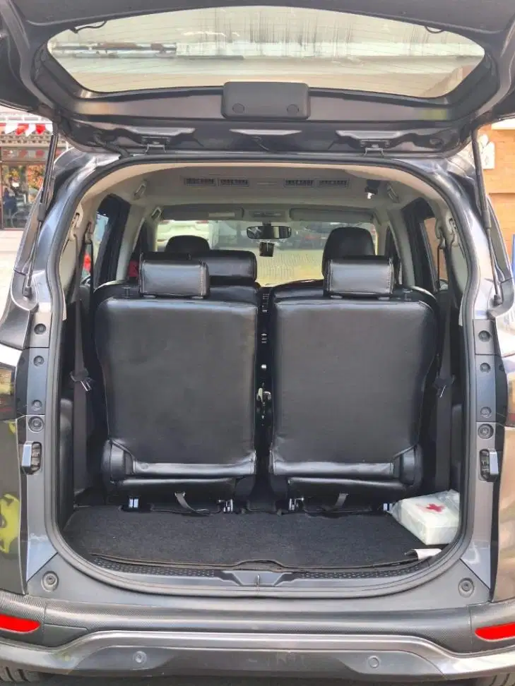 Toyota Sienta 1.5 Q Bensin AT 2017 Abu Abu (CP)