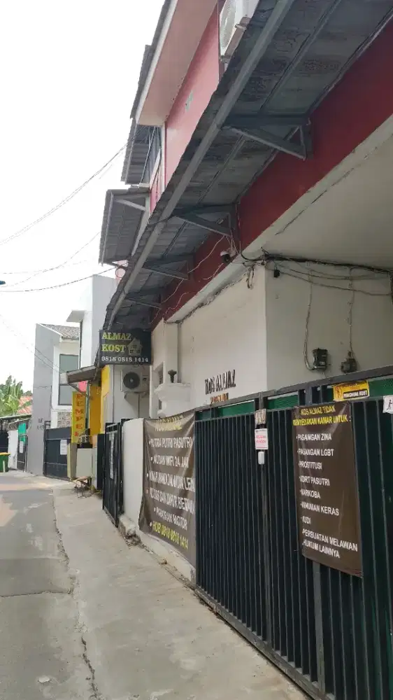 Kos Almaz Bulanan Putra Putri Pasutri AC Kamar Mandi Dalam Wifi Condet
