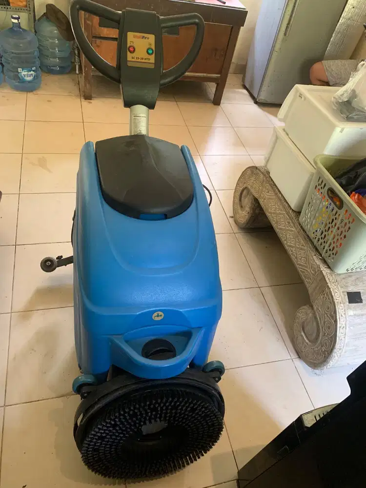 Dijual Scrubber Dryer MULTIPRO SC 35-20 HTD Bekas