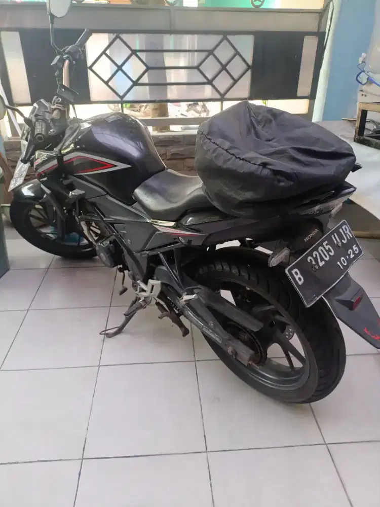 Honda CB 150R pemakaian pribadi