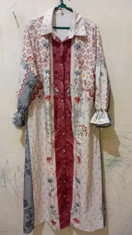 Dress motif bunga elegan cantik