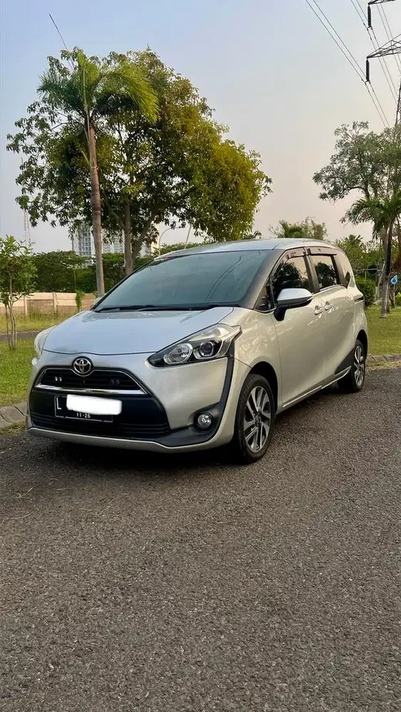 Sienta V matic 2016 KM Low 60rb plat L tangan pertama