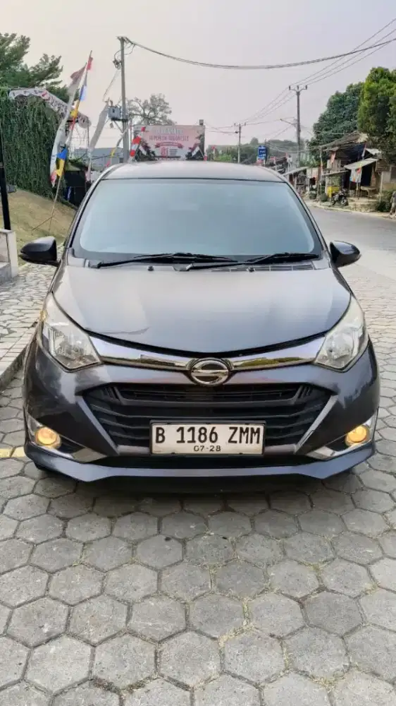 Sigra R Deluxe 2019 metic