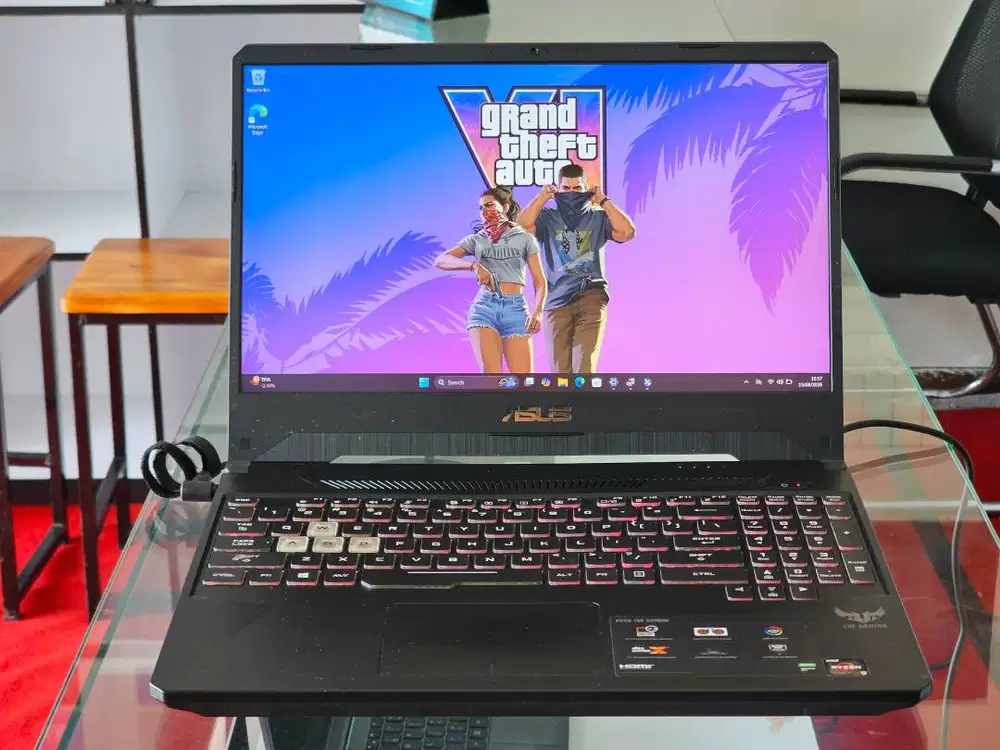ASUS TUF FX505DT AMD Ryzen 5 Ram 8 GB SSD RGB Keyboard