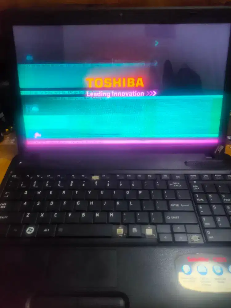 LAPTOP TOSHIBA C655 AMD E-300 RAM 3GB TANPA HDD