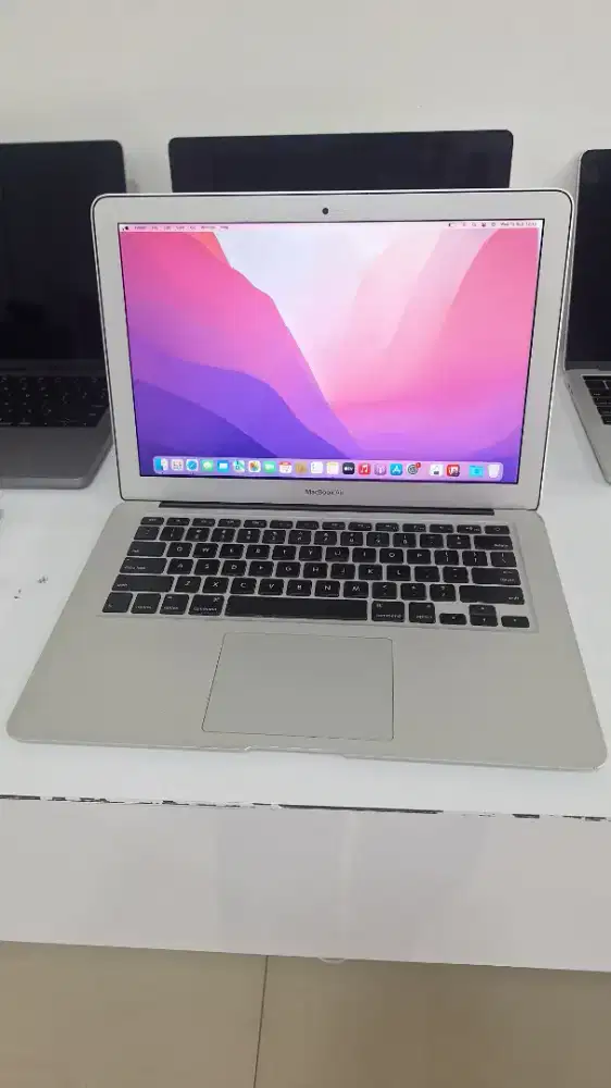 MACBOOK AIR 2015 i5 13 8/256 GB