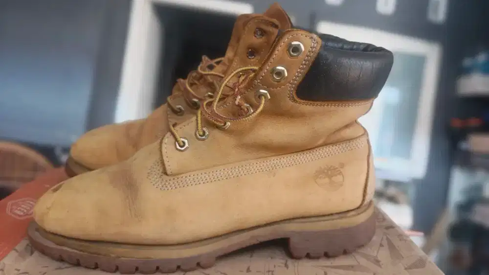 Sepatu boot kulit Timberland