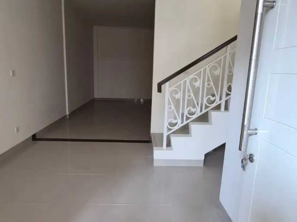 Disewakan rumah murah bagus sudah renovasi 2lantai di Cluster Thames Jakarta Garden City Jakarta Timur siaphuni minimalis modern