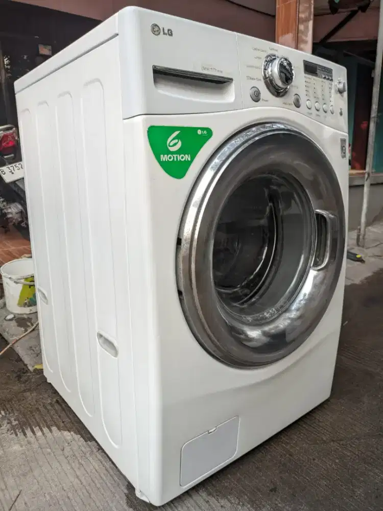 Mesin cuci bekas merek LG 12kg