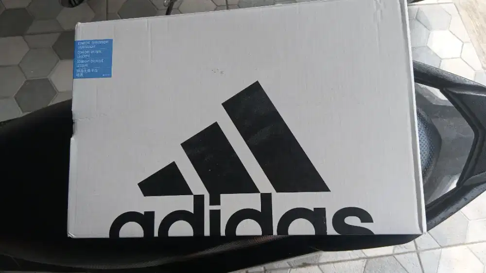 Jual Sepatu Running Adidas