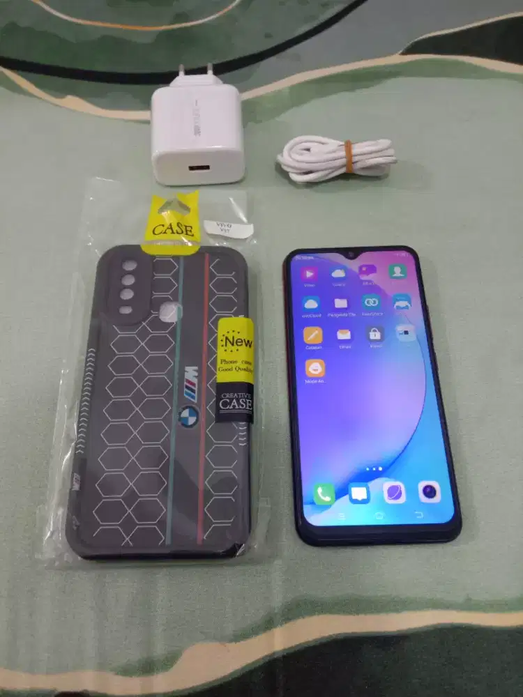 VIVO Y17 Ram 8GB warna merah