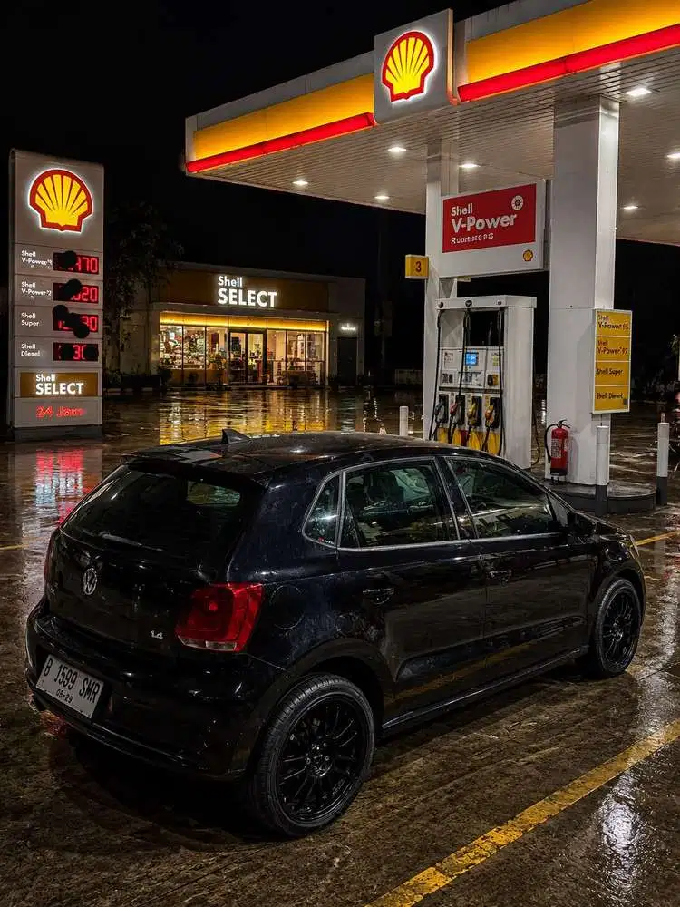 VOLKSWAGEN POLO 1,4AT AUTOMATIC BLACK 2012