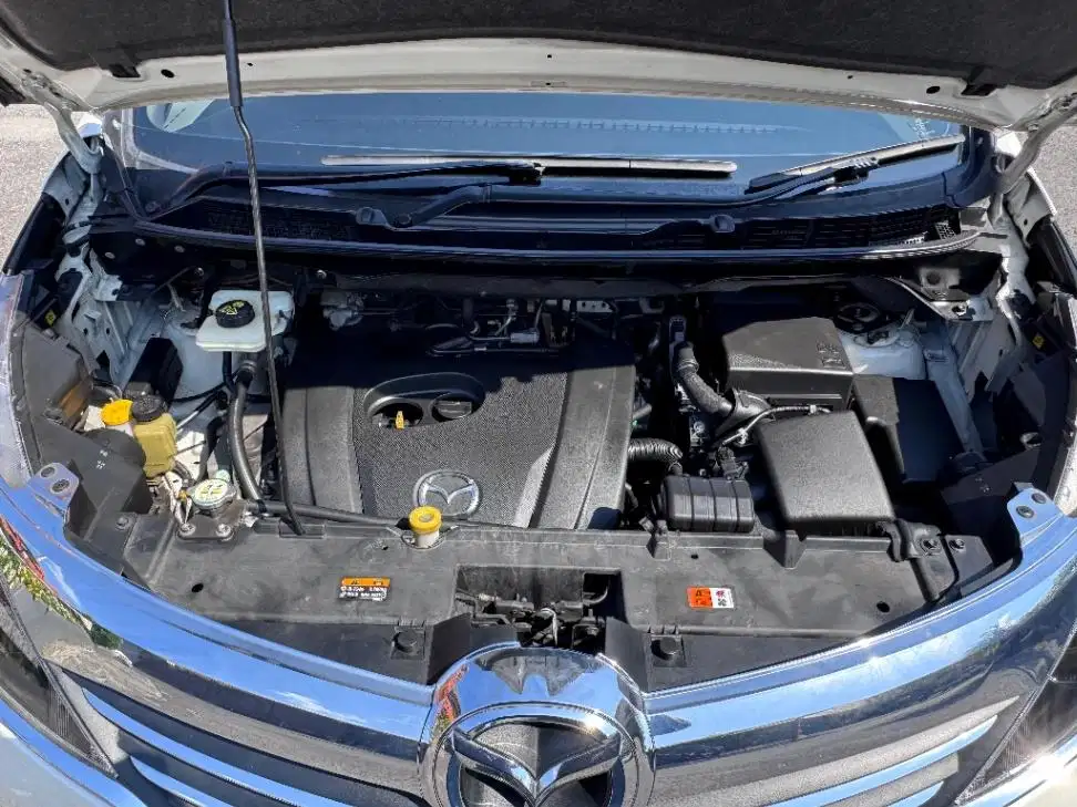 Mazda Biante 2.0 Skyactiv Bensin AT 2017 Putih (QK)