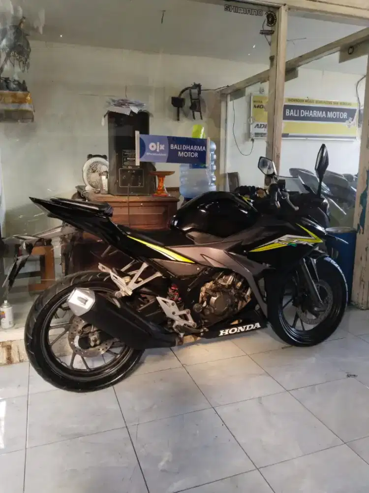 Honda CBR. 150 CC thn. 2017 cash. Bali dharma motor