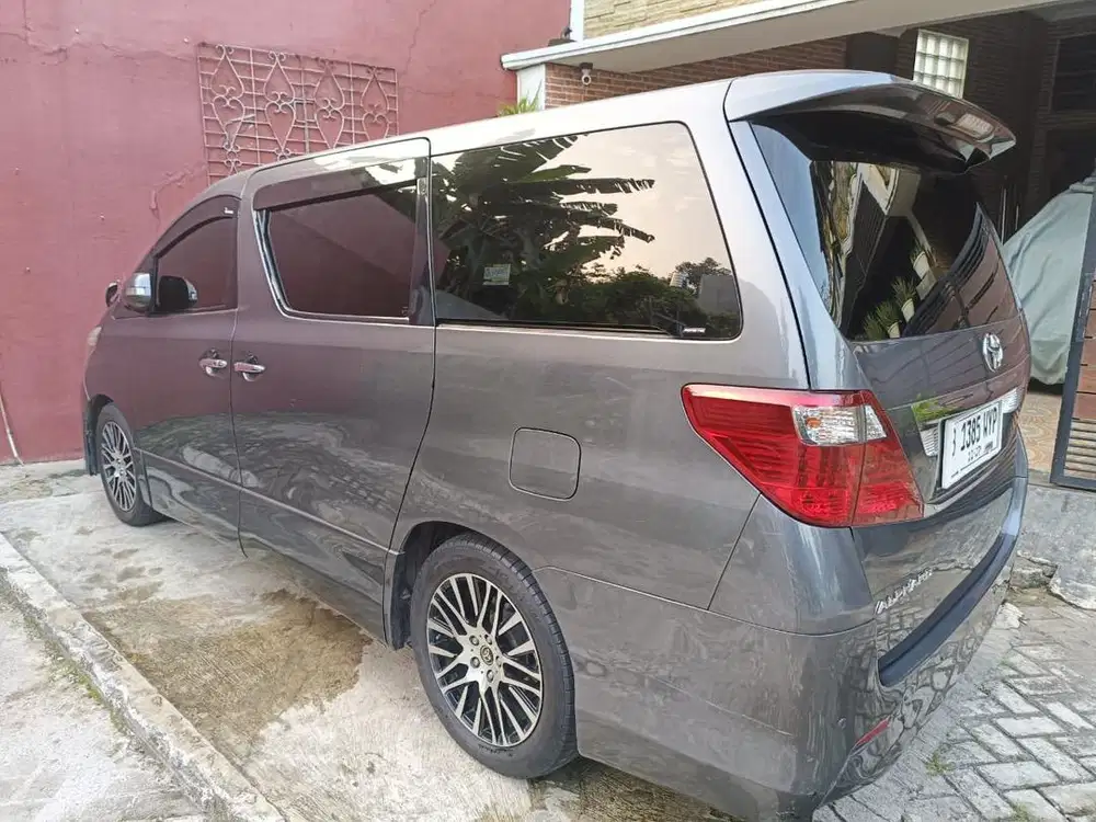 Toyota Alphard 2.4 S tahun 2009