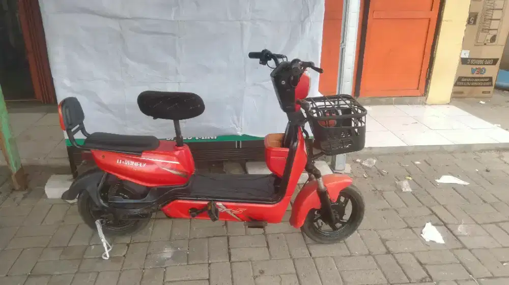 Di jual sepeda listrik normal lengkap aku baru semua