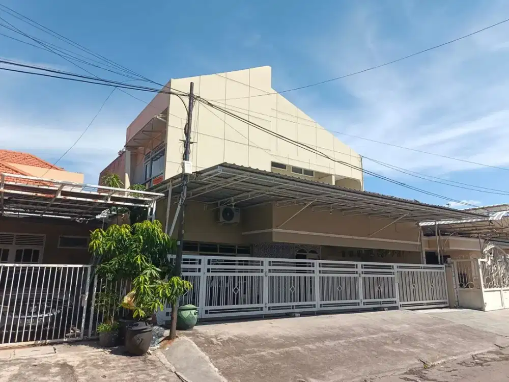 Rumah Second Manyar Rejo LT 300 m2 LB 525 m2 5 KT SHM Cocok untuk Kantor