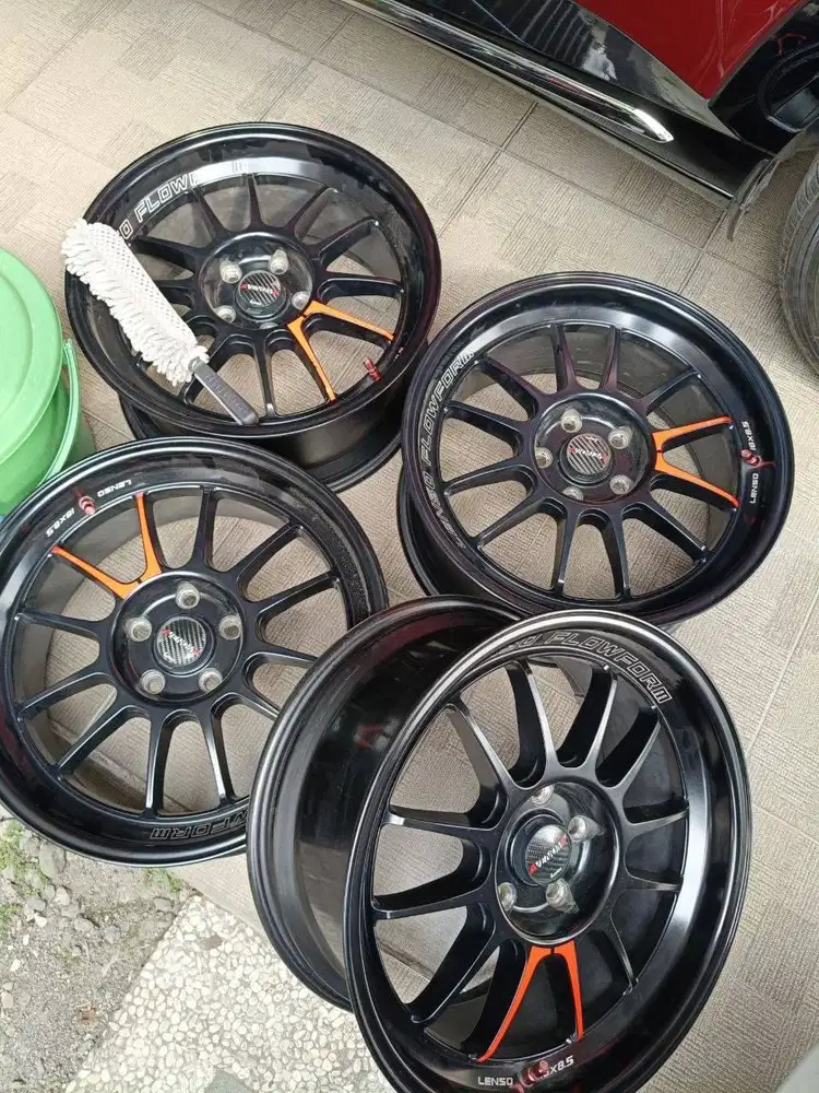 VELG  LENSO VENOM 5 (VN5) FLOW FORM R18 ORIGINAL