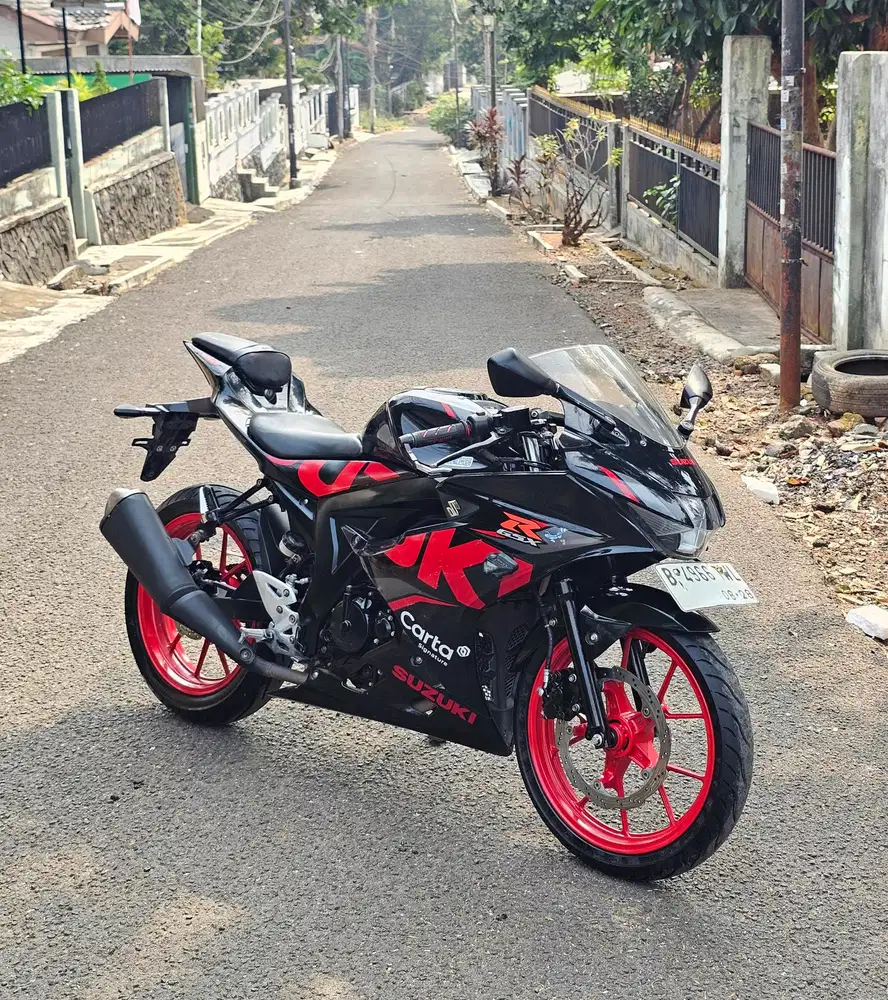 Istimewa! SUZUKI GSX R KEYLESS 150 FI 2018 hitam GSXR