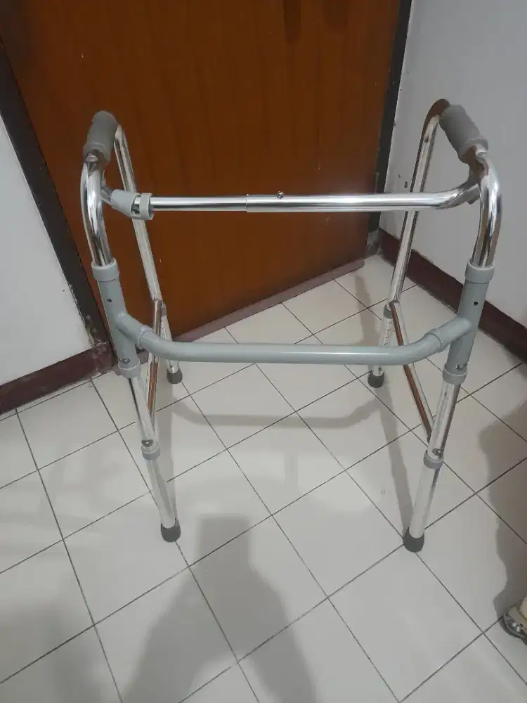 Dijual alat bantu jalan kondisi msh sangat bagus No Minus!