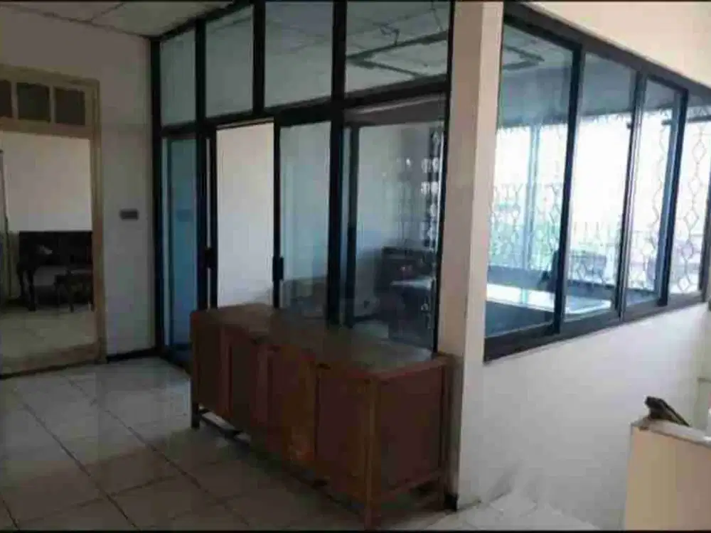 Dijual Rumah cocok untuk bisnis di Jalan Raya Kedungmundu