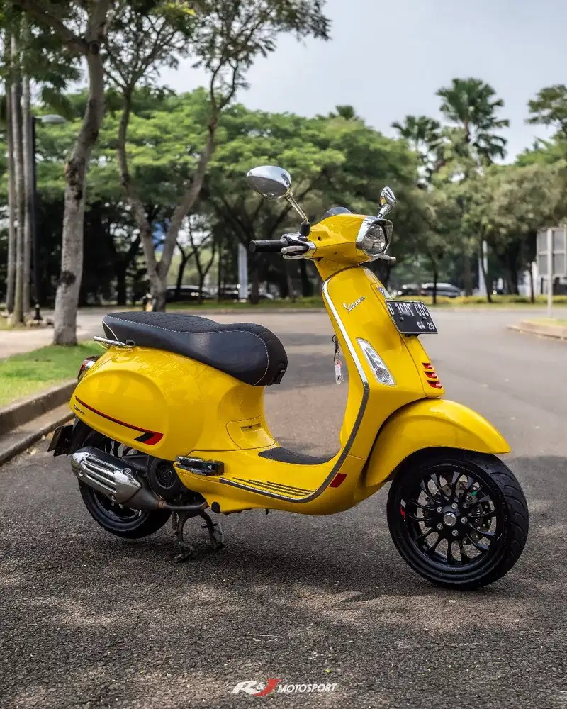 Vespa Sprint LS 150 Tahun 2021 Warna Kuning