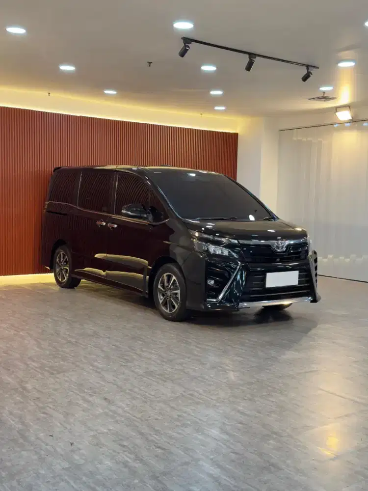 Toyota Voxy 2.0 AT Tahun 2019