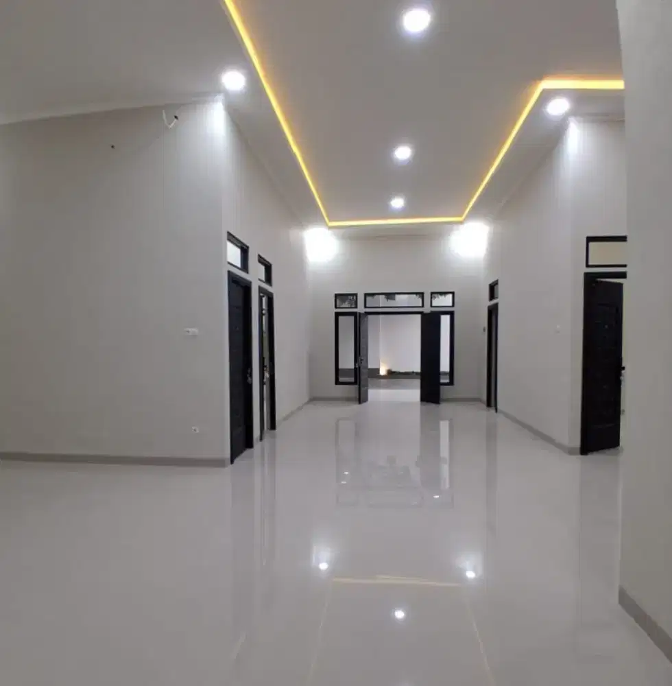 Rumah mewah dijual siap huni tengah kota halmahera drcipto strategis