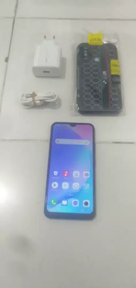 VIVO Y17 Ram 8GB warna merah