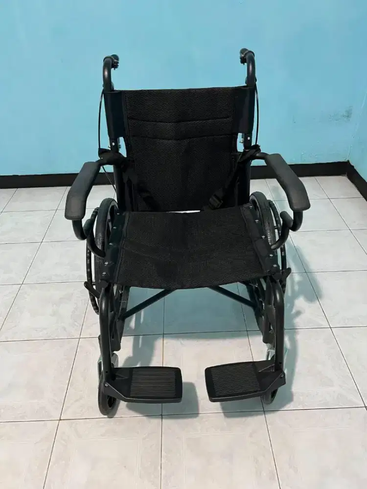 Kursi Roda Kesehatan
