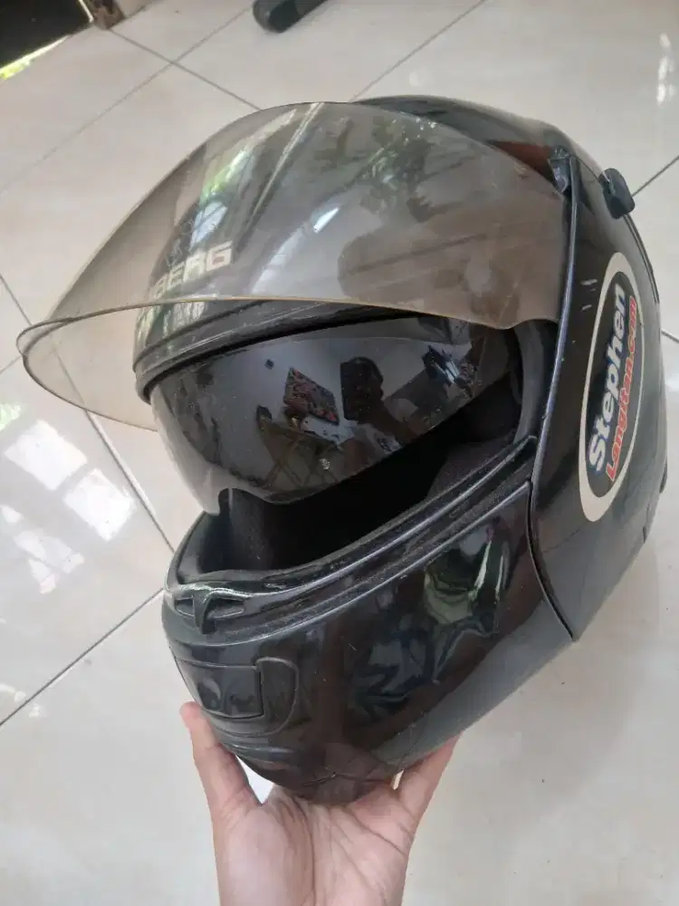 Helm full visor caberg