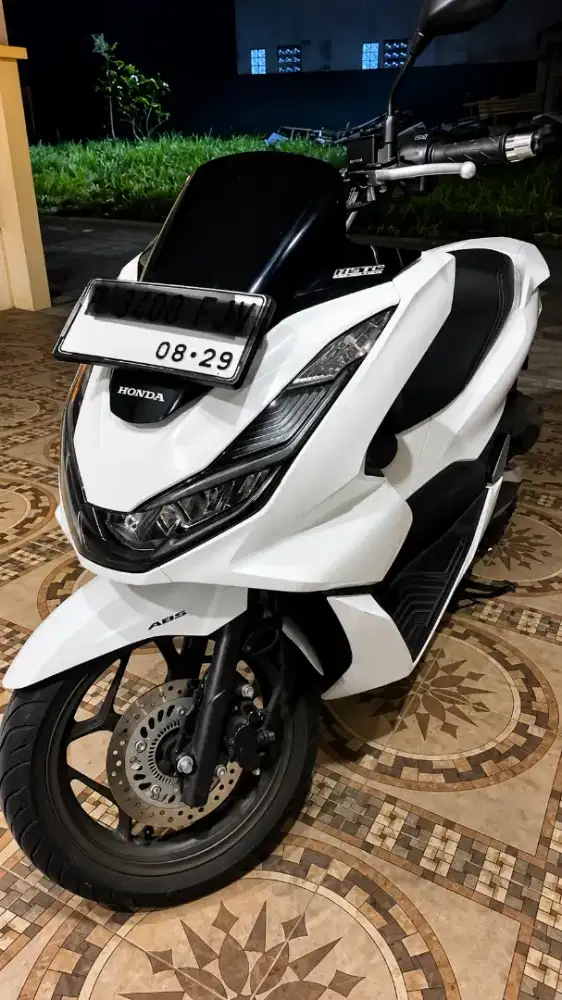 [DIJUAL CEPAT-PEMBELI CASH ONLY] Honda All New PCX 160 ABS 2024 Putih