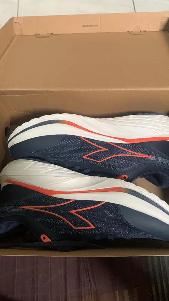 Sepatu diadora kondisi baru belum dipake